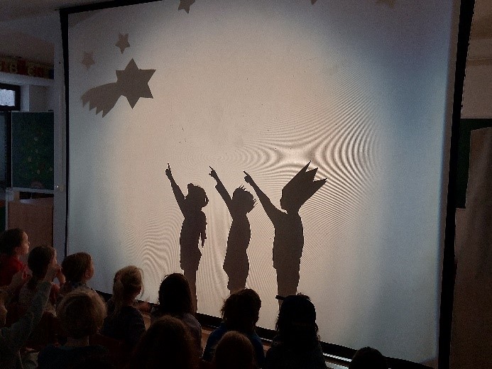 Andacht mit Schattenspiel